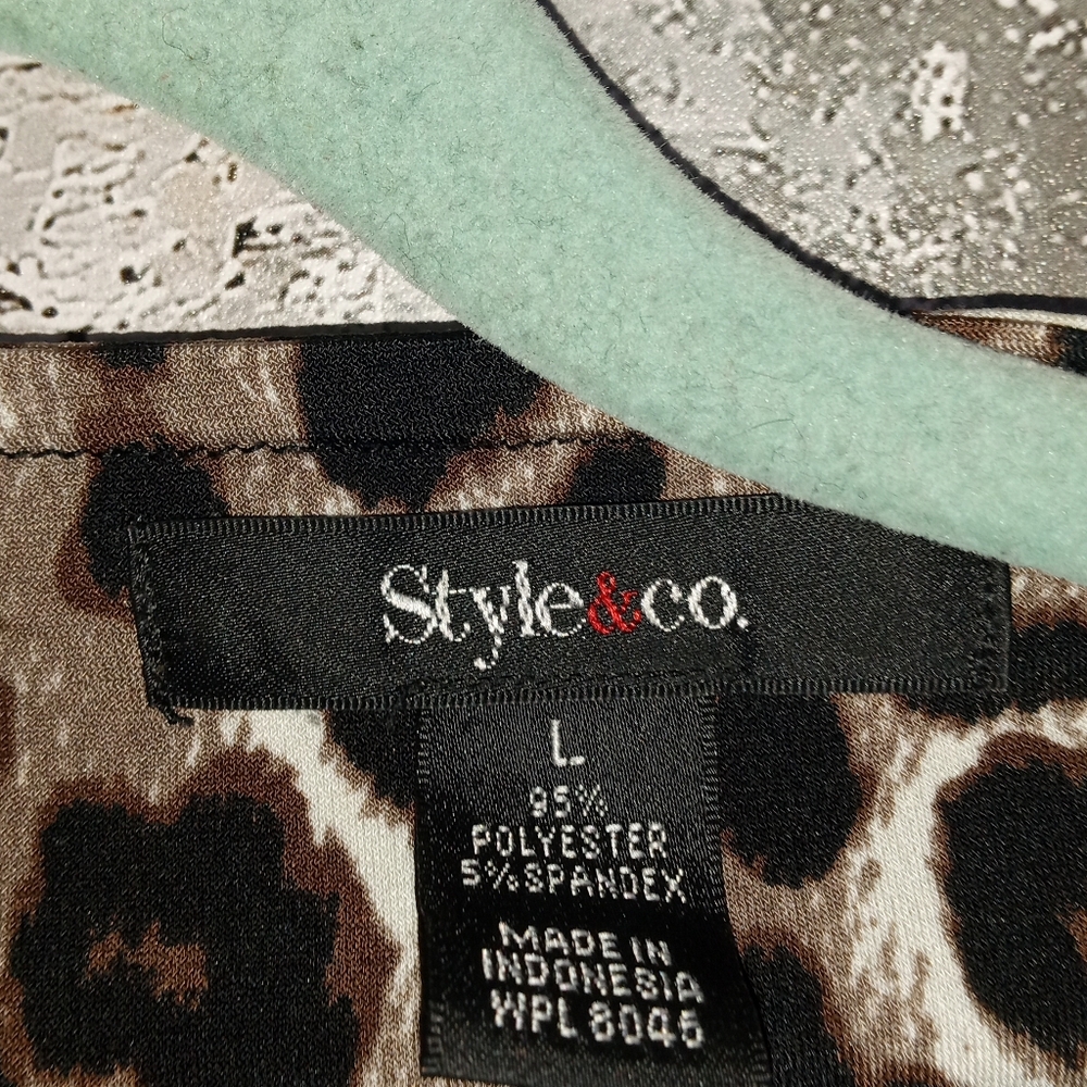 Leopard Print Women's Top - Picture 3 of 5
